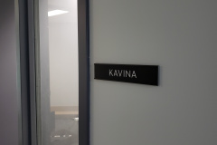 Black-holder-with-nameplate