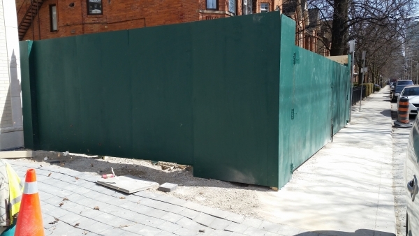 Corner site of the hoarding
