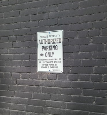 1_Unauthorized-Parking-Signs