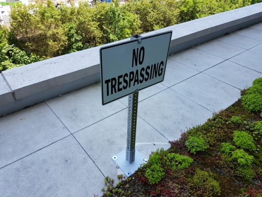 No trespassing sign