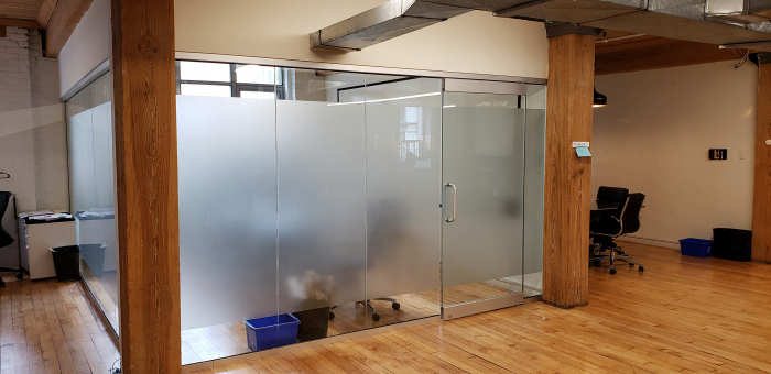 Frosted-vinyl-on-cube-glass-office